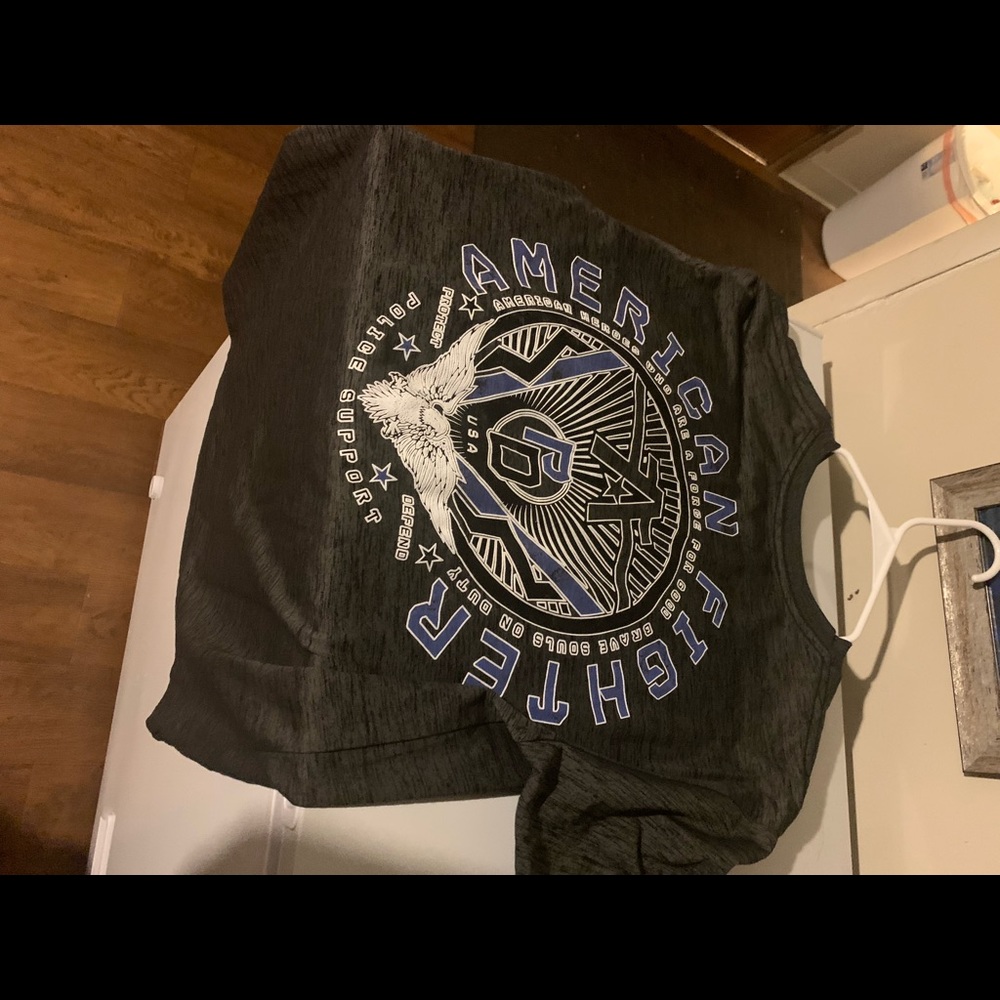 American Fighter t shirt only worn a few times